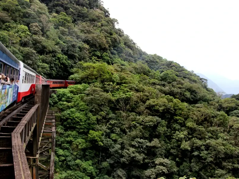 Trem Curitiba Morretes vale a pena